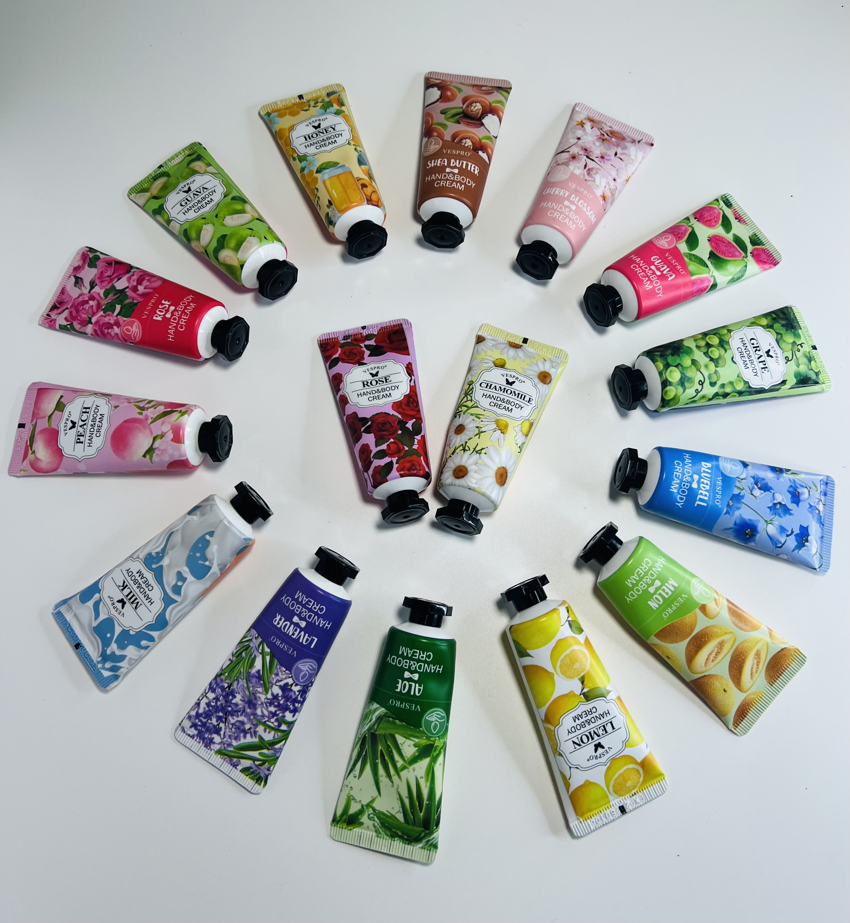 حقيبة شفافه + مني كريم ترطيب لليد مع مبرد للتلميع مجانا