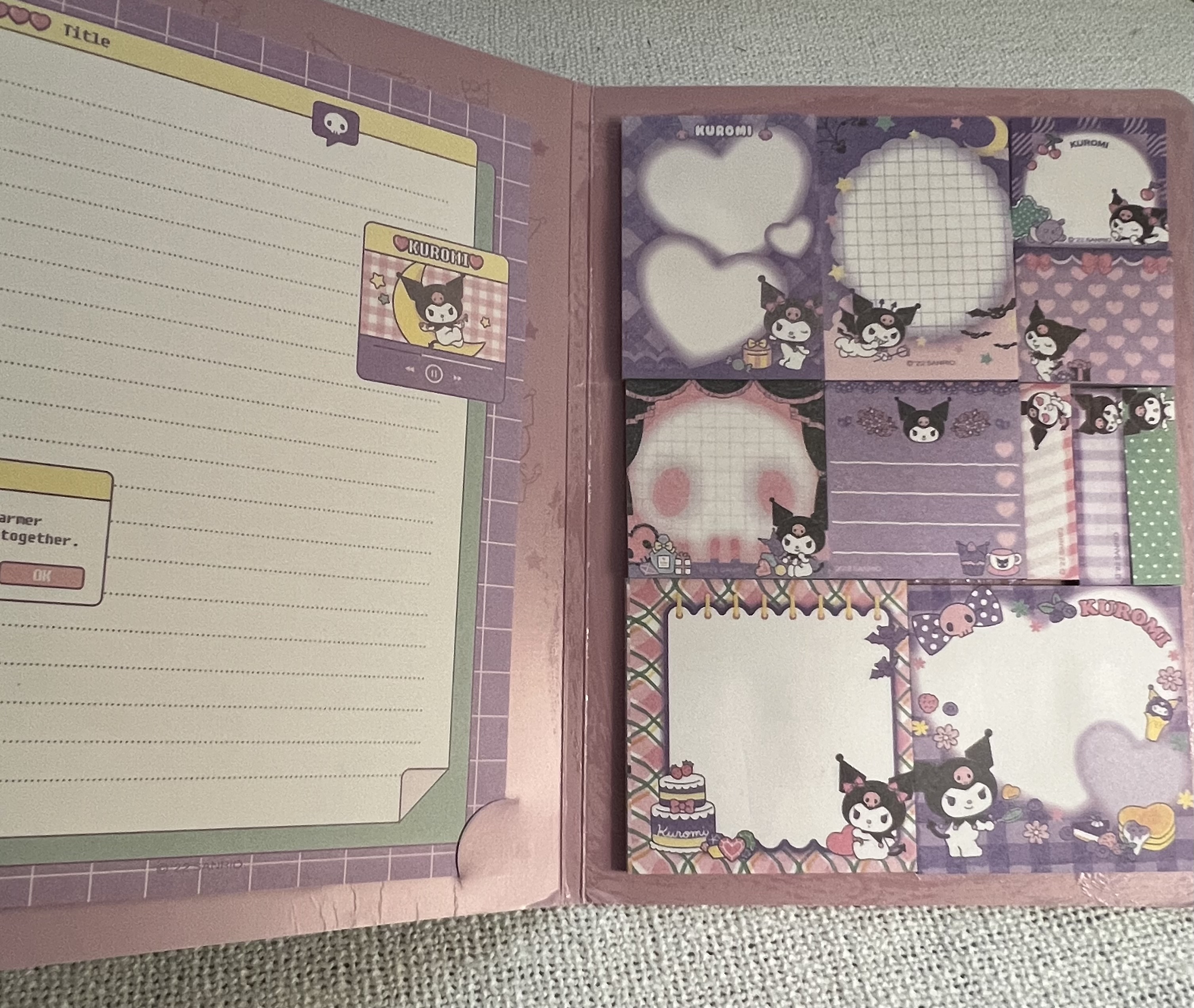 دفتر الملاحظات اللاصقة + كيس أهداء بشخصية كورومي 