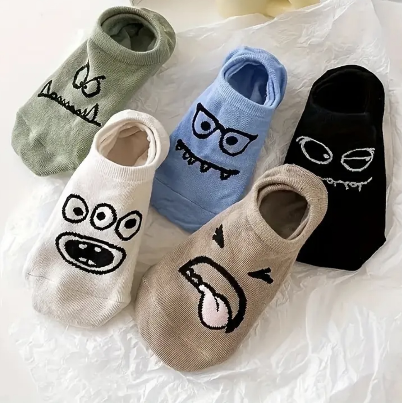 جوارب برسومات كرتونية مضحكة