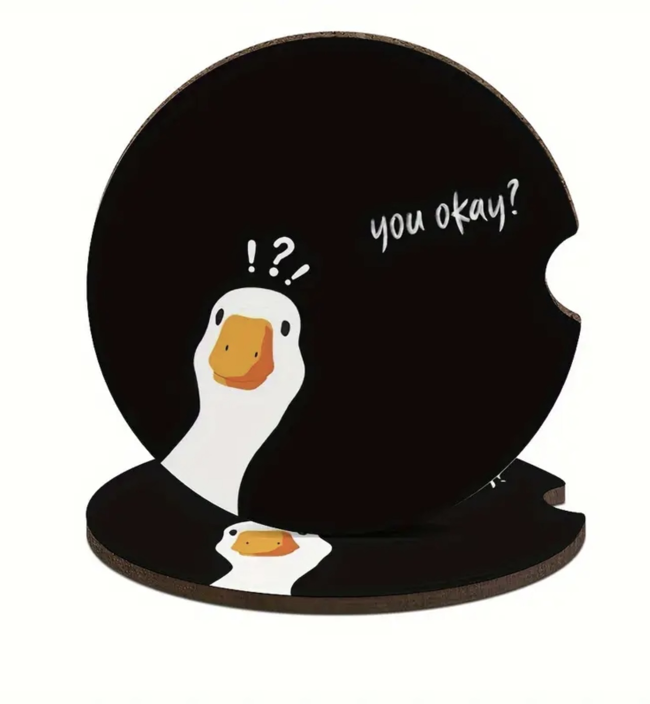 قاعدة الأكواب للسيارة 